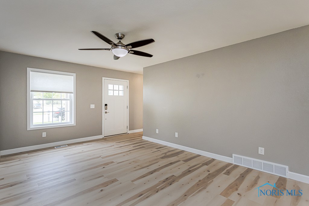 1080 Sparrow Lane, Bowling Green, Ohio image 18