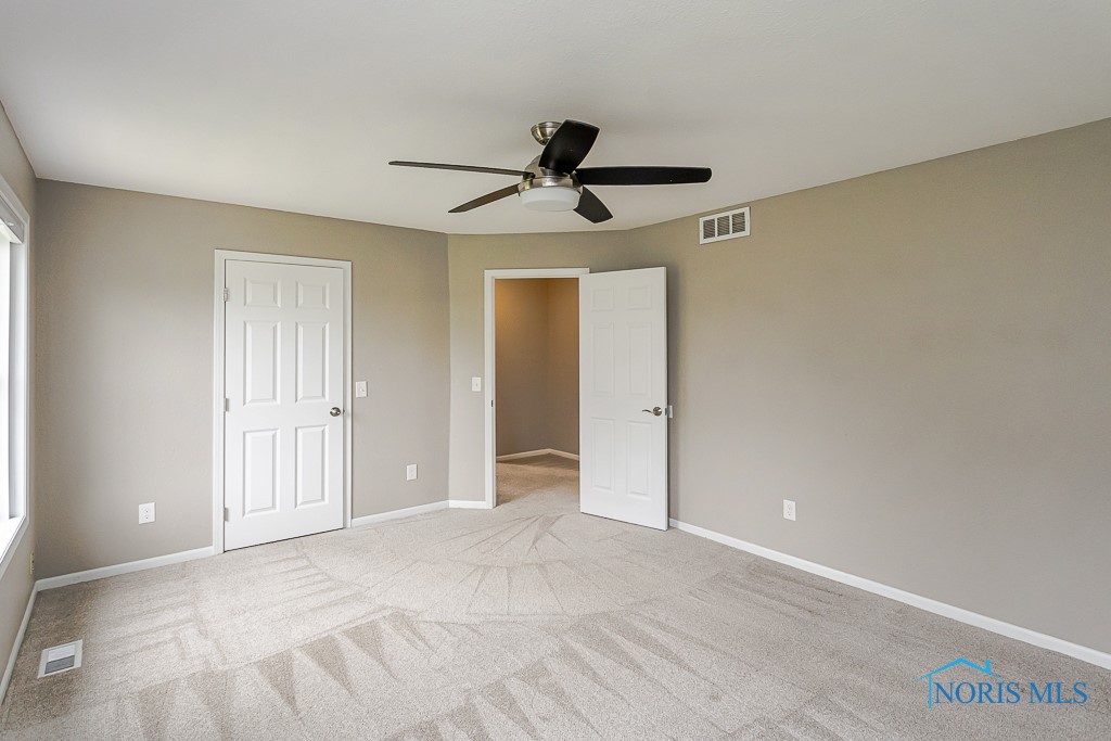 1080 Sparrow Lane, Bowling Green, Ohio image 26