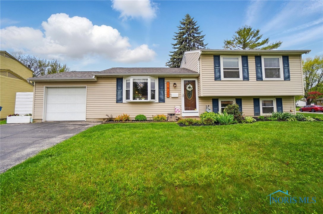 1530 Forester Drive, Oregon, Ohio image 1