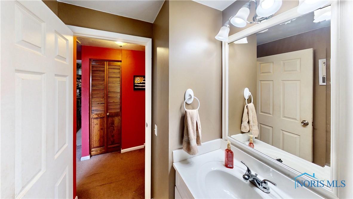 220 Southwood Drive, Perrysburg, Ohio image 18