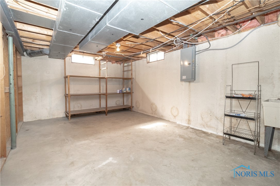 5945 Brainard Drive, Sylvania, Ohio image 25