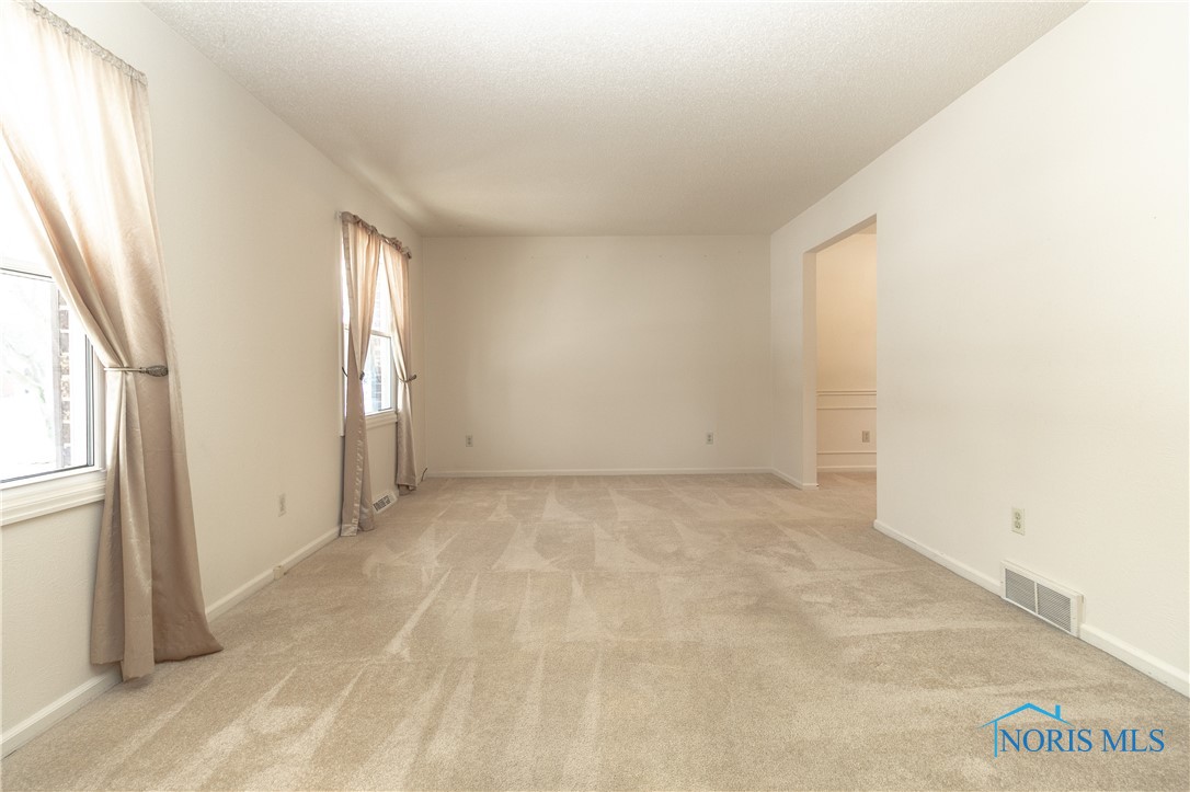 5945 Brainard Drive, Sylvania, Ohio image 4