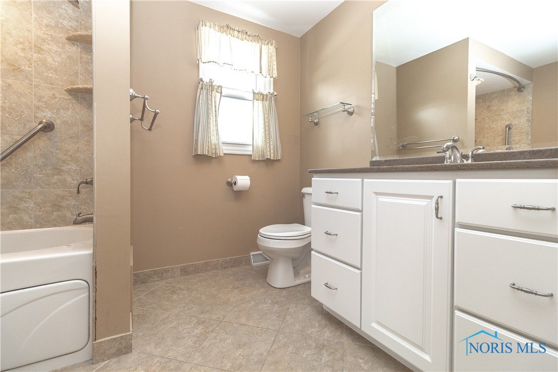 5945 Brainard Drive, Sylvania, Ohio image 18