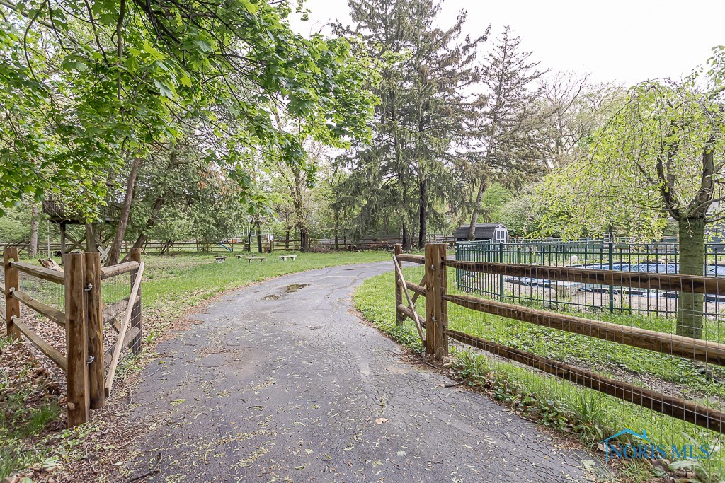 121 Eagle Point Drive, Rossford, Ohio image 42