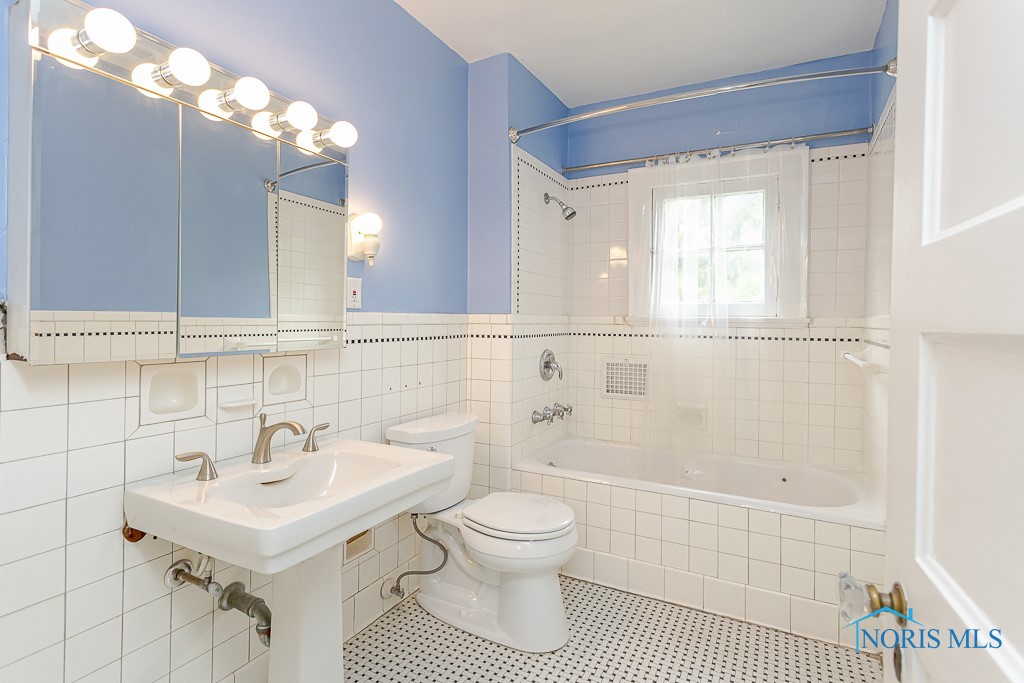 121 Eagle Point Drive, Rossford, Ohio image 35