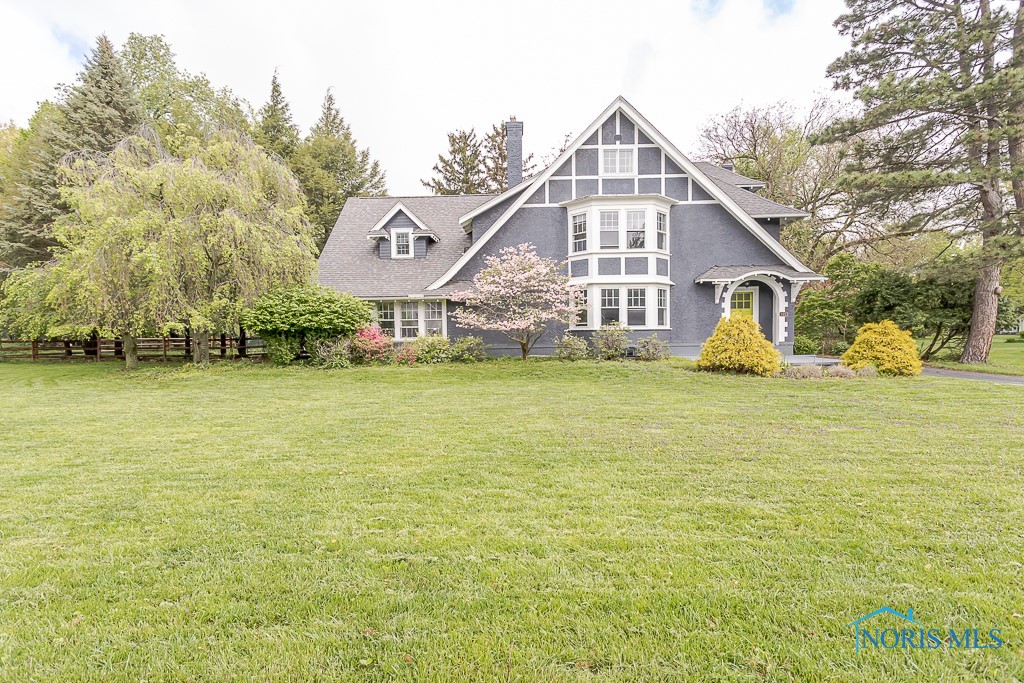 121 Eagle Point Drive, Rossford, Ohio image 1