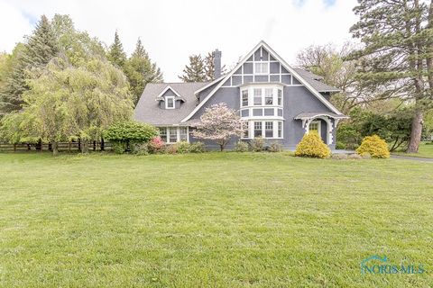 121 Eagle Point Drive Rossford OH 43460
