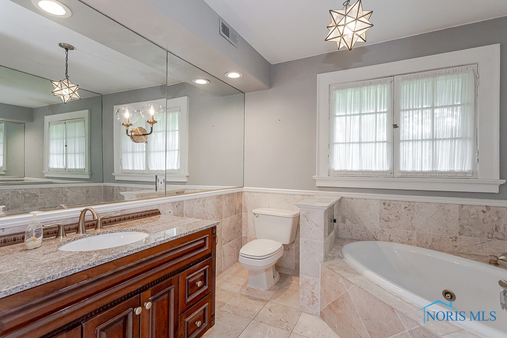 121 Eagle Point Drive, Rossford, Ohio image 19