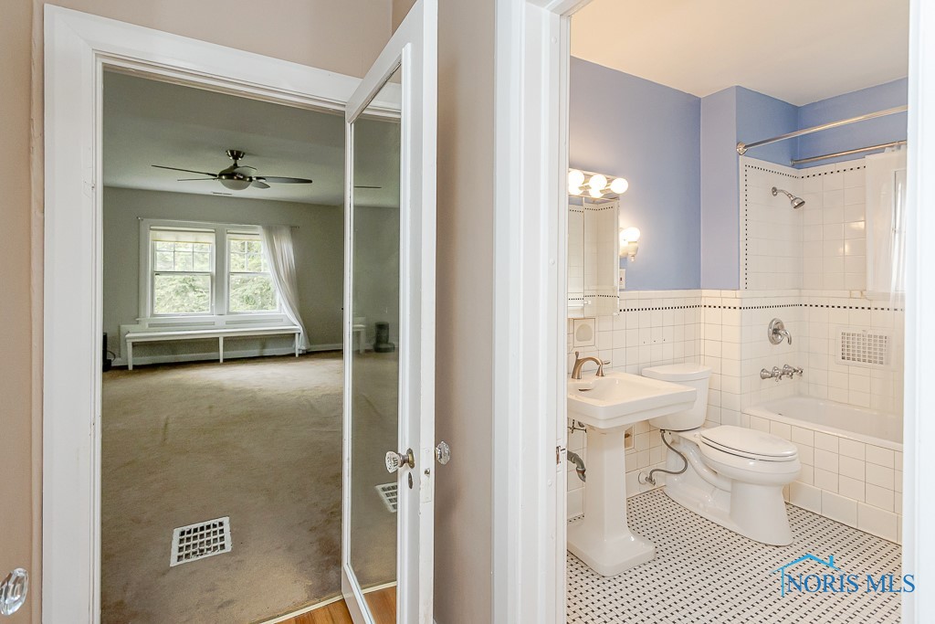 121 Eagle Point Drive, Rossford, Ohio image 25
