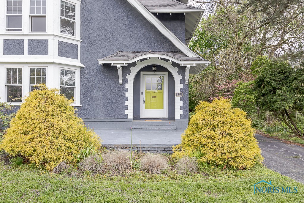 121 Eagle Point Drive, Rossford, Ohio image 2