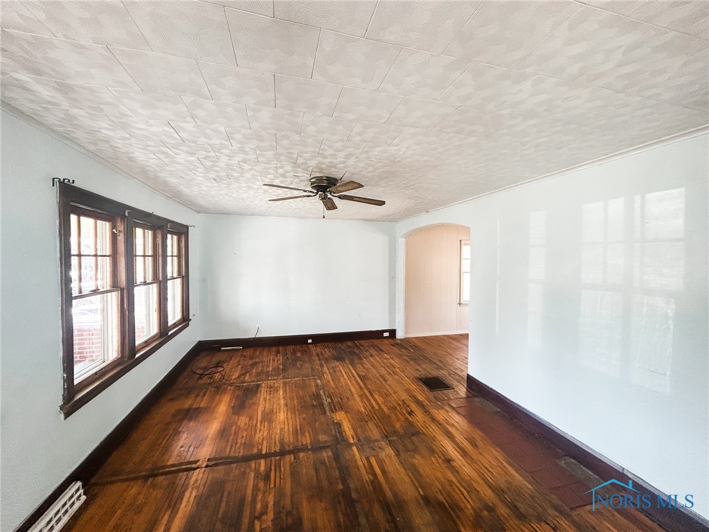3527 Hazelhurst Avenue, Toledo, Ohio image 5