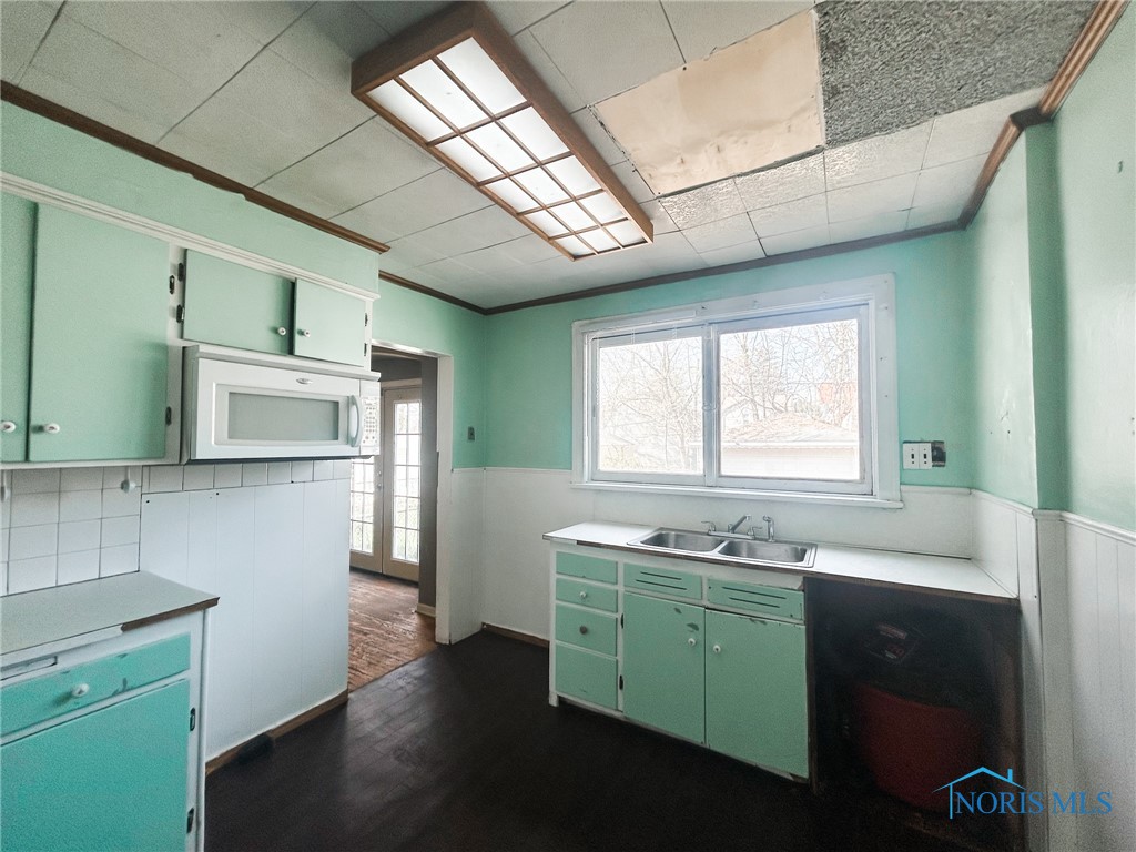 3527 Hazelhurst Avenue, Toledo, Ohio image 13