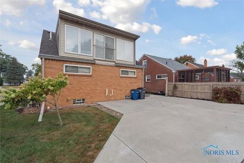 Tiny photo for 4113 S Detroit Avenue, Toledo, OH 43614 (MLS # 6136267)