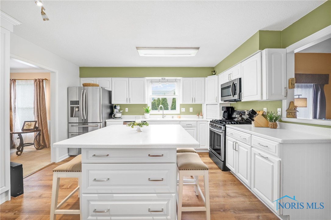 1108 Heritage Cove, Oregon, Ohio image 12