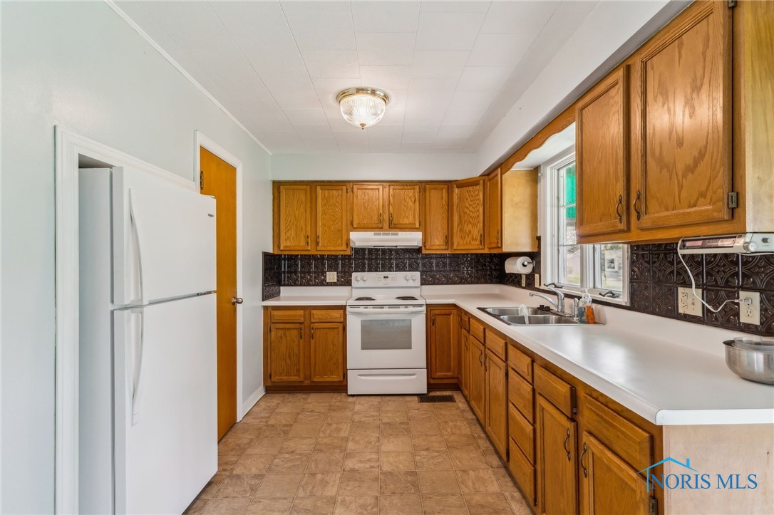 610 Westhaven Drive, Fostoria, Ohio image 10