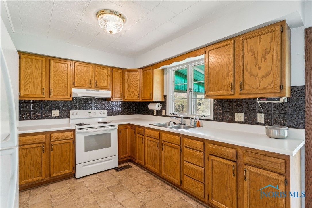 610 Westhaven Drive, Fostoria, Ohio image 11