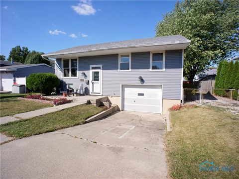 Tiny photo for 215 Earl Street, Walbridge, OH 43465 (MLS # 6137016)