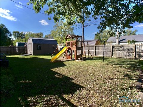 Tiny photo for 215 Earl Street, Walbridge, OH 43465 (MLS # 6137016)