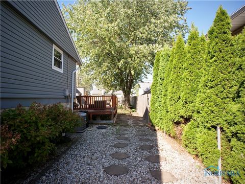 Tiny photo for 215 Earl Street, Walbridge, OH 43465 (MLS # 6137016)