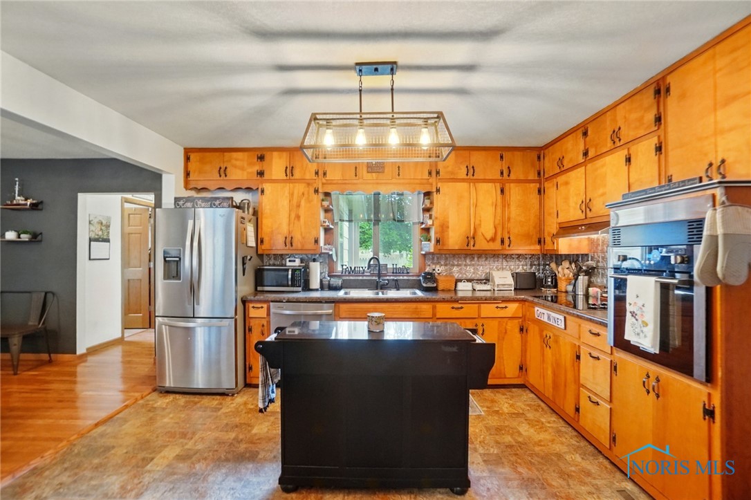 402 N Grand Avenue, Ada, Ohio image 10