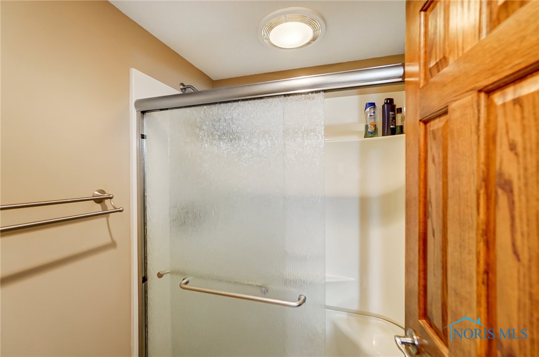 660 Meadowview Drive, Findlay, Ohio image 33