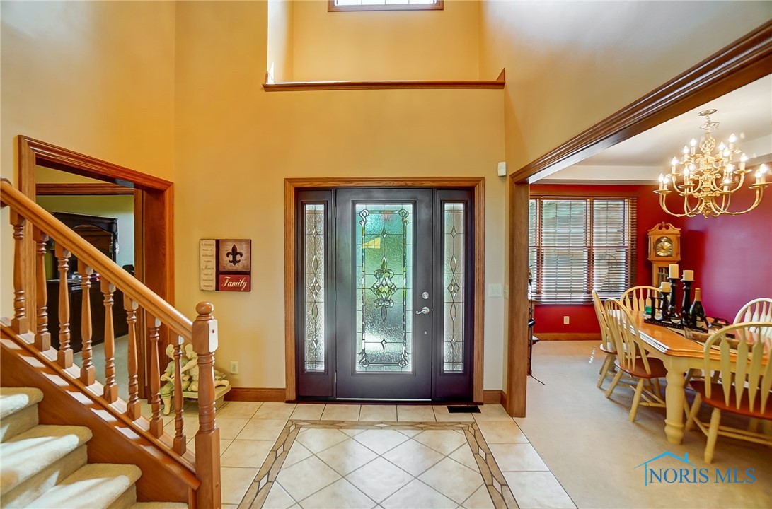 660 Meadowview Drive, Findlay, Ohio image 3