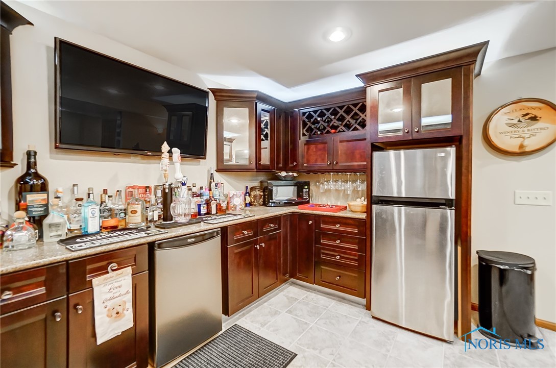 660 Meadowview Drive, Findlay, Ohio image 37
