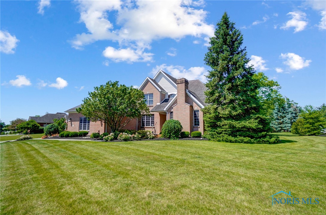 660 Meadowview Drive, Findlay, Ohio image 2