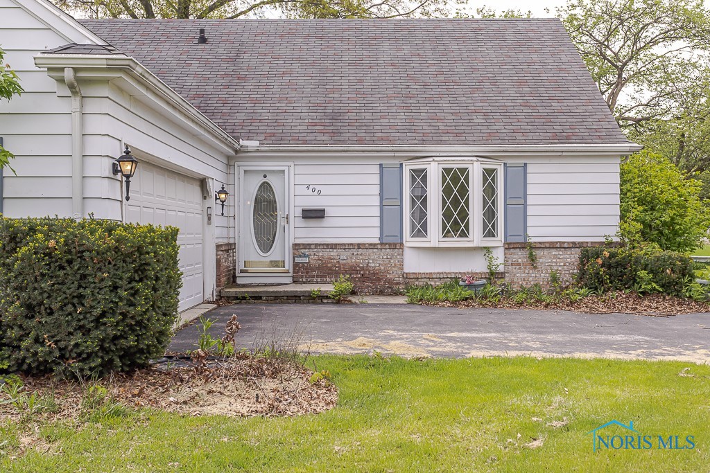 400 Orchard View Drive, Maumee, Ohio image 1
