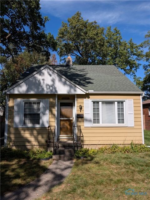 Photo of 2724 Castleton Avenue, Toledo, OH 43613 (MLS # 6136693)