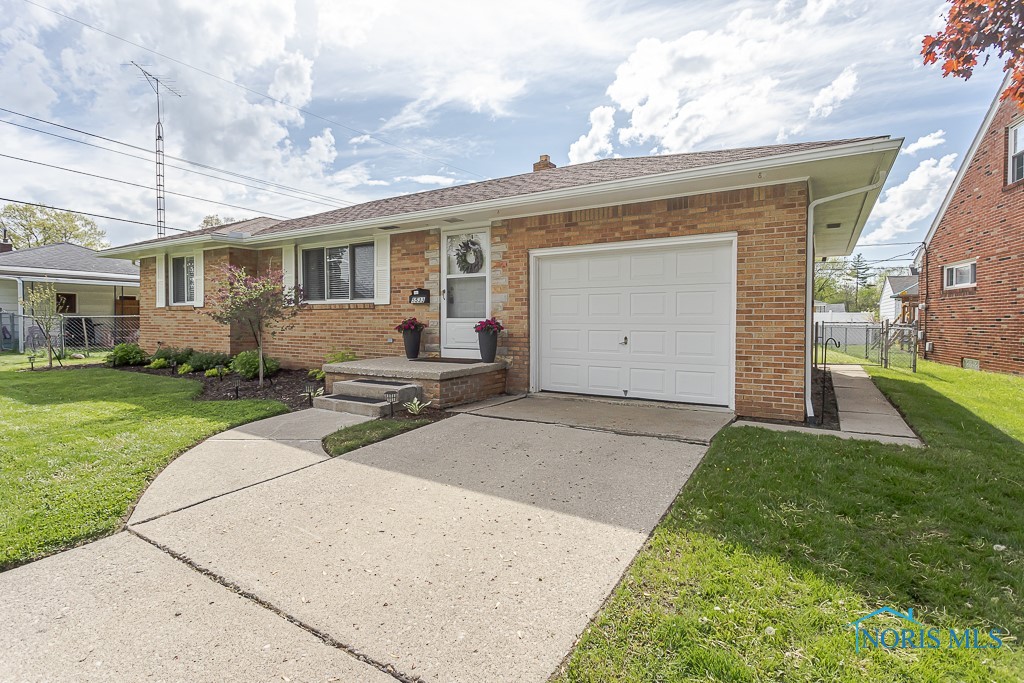 5533 Ashdale Court, Toledo, Ohio image 3