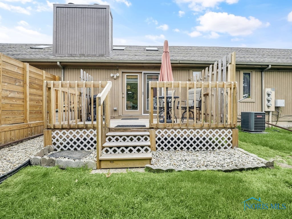 1104 Bernath Parkway, Toledo, Ohio image 38