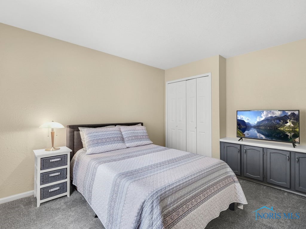 1104 Bernath Parkway, Toledo, Ohio image 34