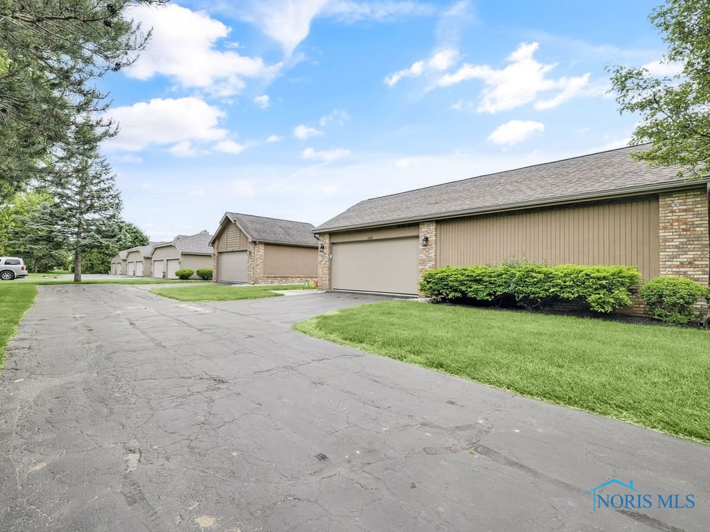 1104 Bernath Parkway, Toledo, Ohio image 3