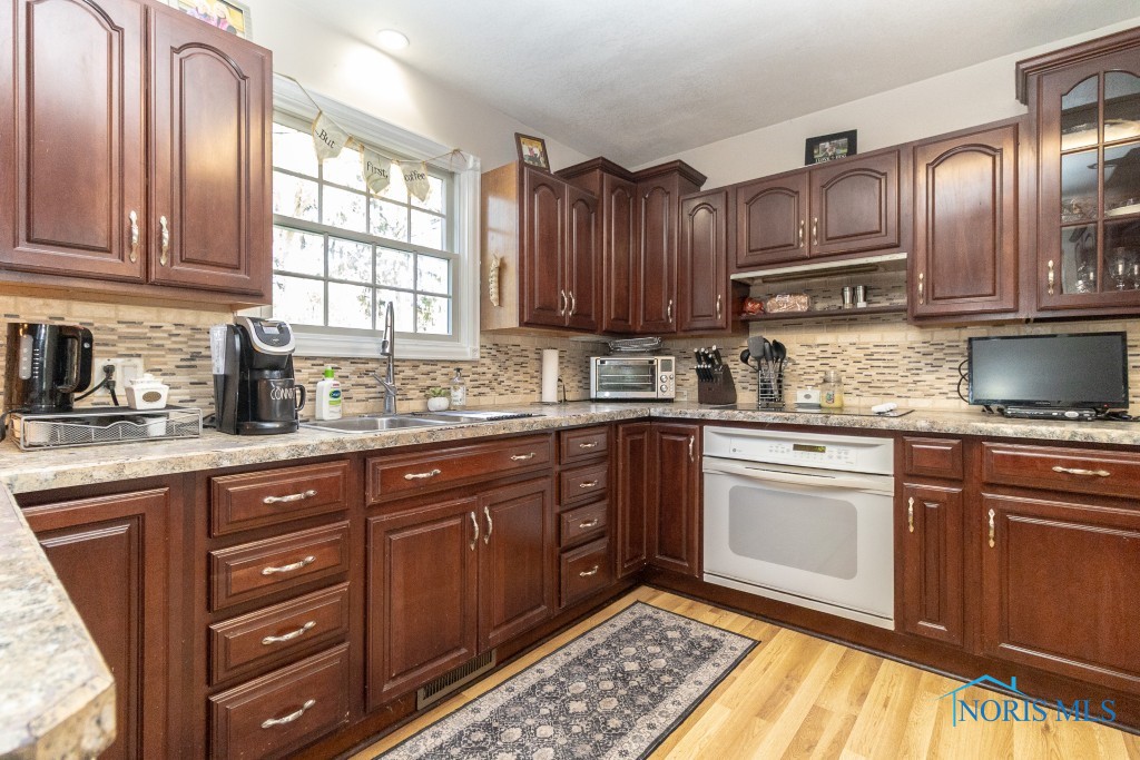 4154 Beverly Drive, Toledo, Ohio image 19
