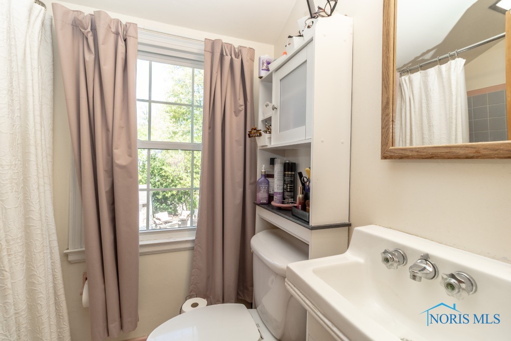 4154 Beverly Drive, Toledo, Ohio image 30