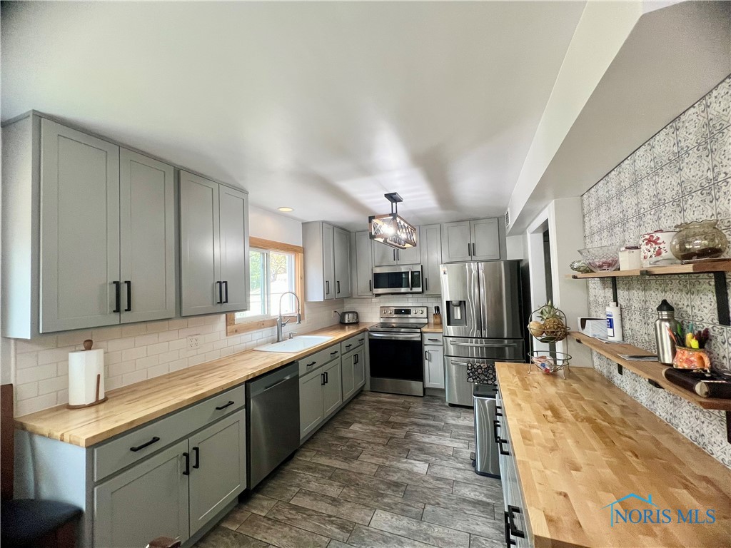 4805 Skelly Road, Toledo, Ohio image 16