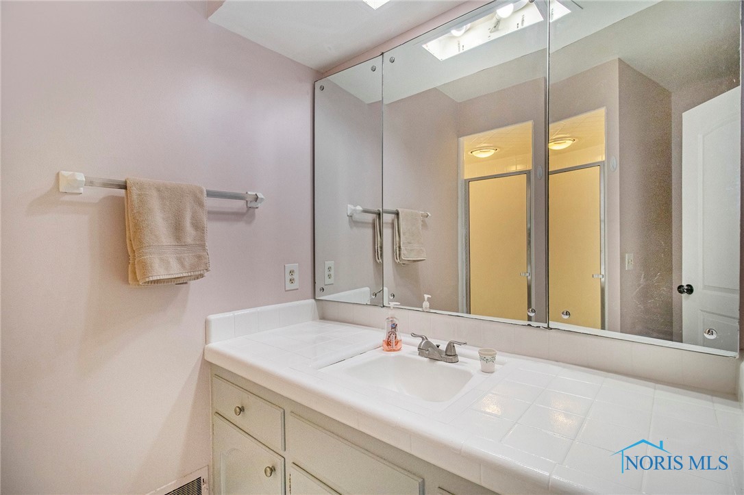 4805 Skelly Road, Toledo, Ohio image 25