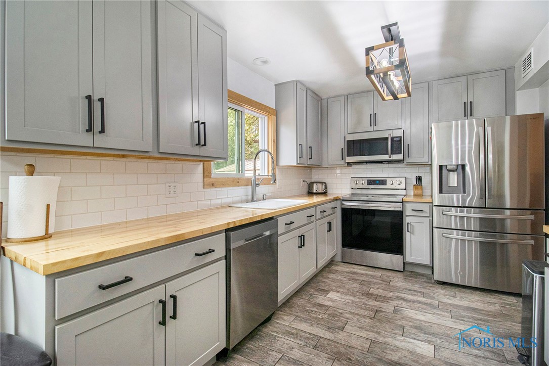 4805 Skelly Road, Toledo, Ohio image 12