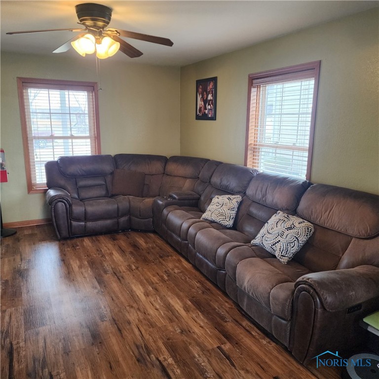 1731 Waterford Drive, Bowling Green, Ohio image 2