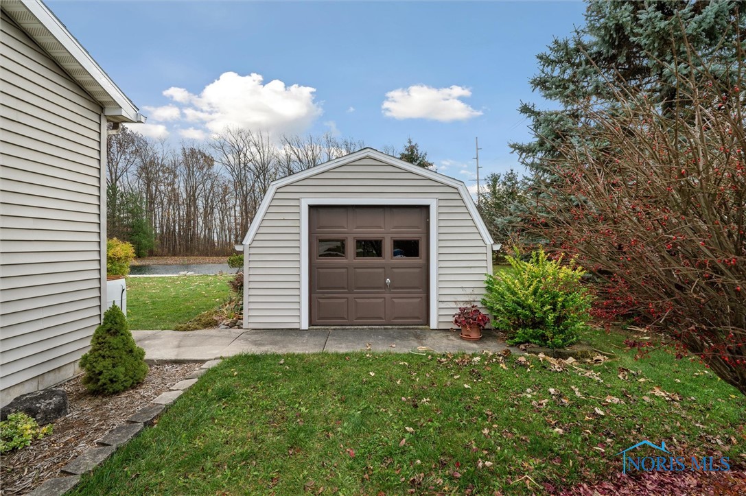 14980 Woodside Drive, Rocky Ridge, Ohio image 39