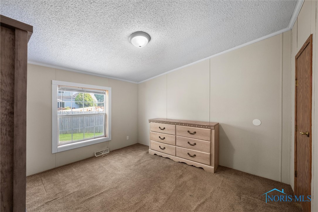 1204 Bedford Woods Drive, Toledo, Ohio image 25
