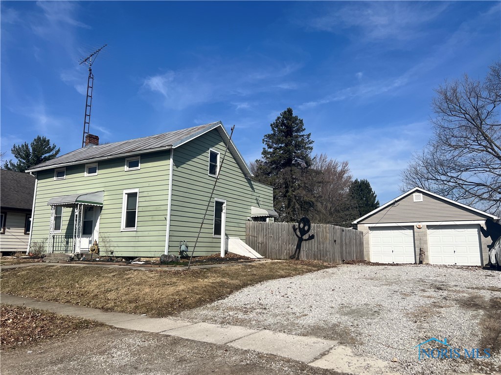 91 E Davis Street, Tiffin, Ohio image 2