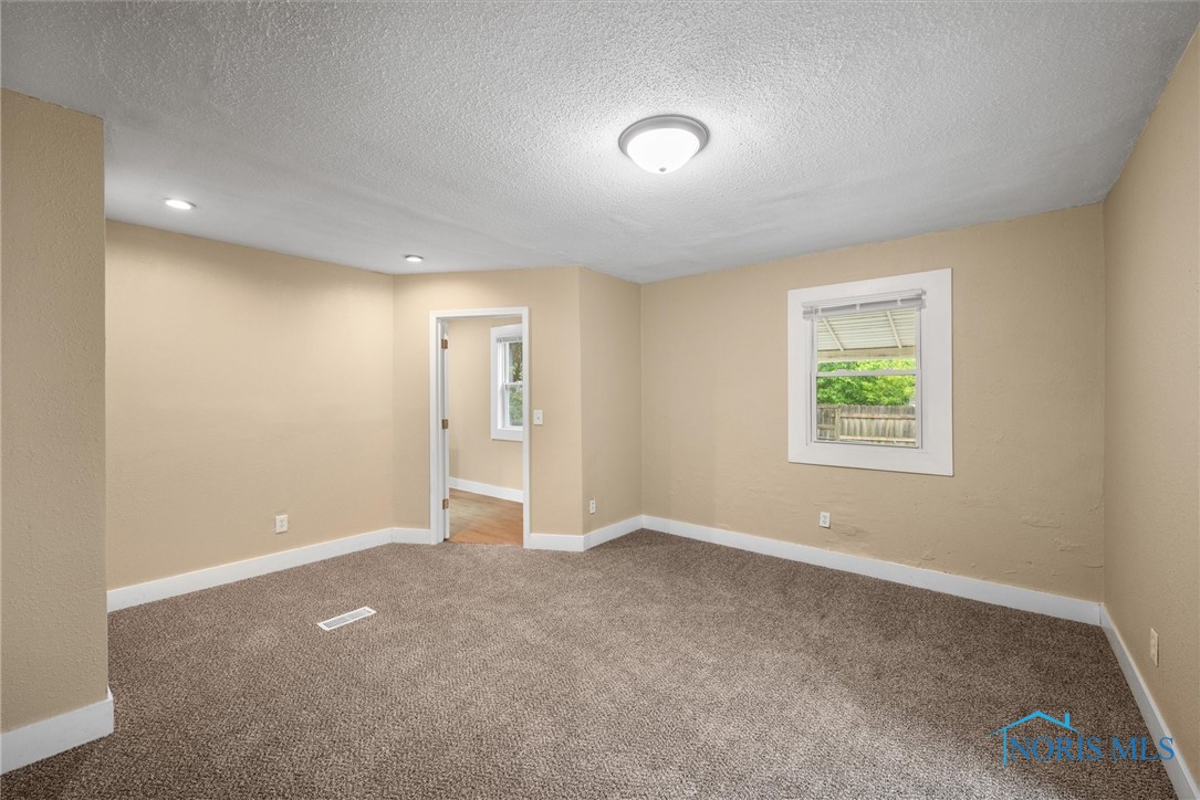 902 Coventry Avenue, Toledo, Ohio image 17