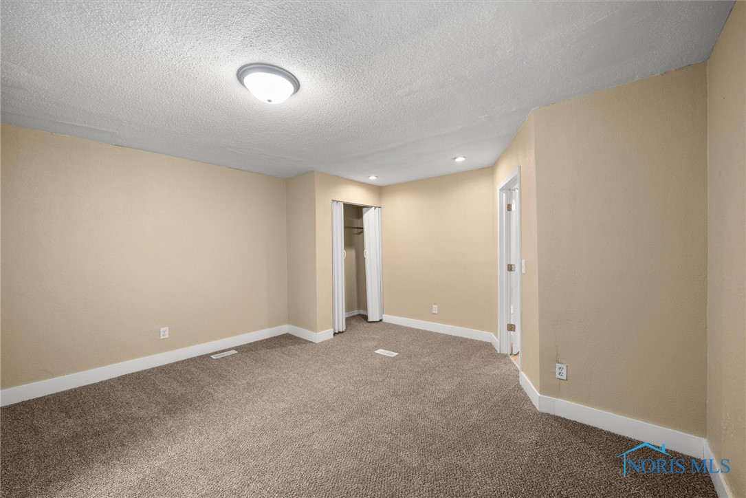 902 Coventry Avenue, Toledo, Ohio image 16