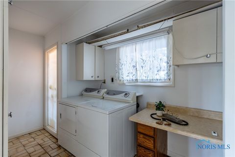 Tiny photo for 28902 Bates Road, Perrysburg, OH 43551 (MLS # 6136612)