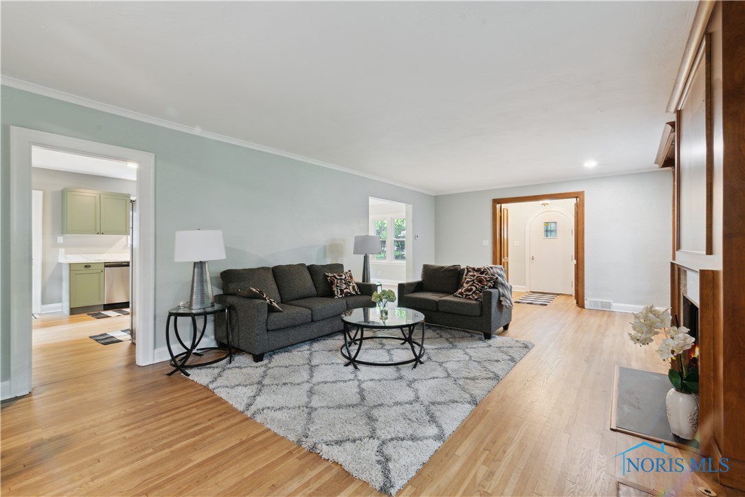 2515 Densmore Drive