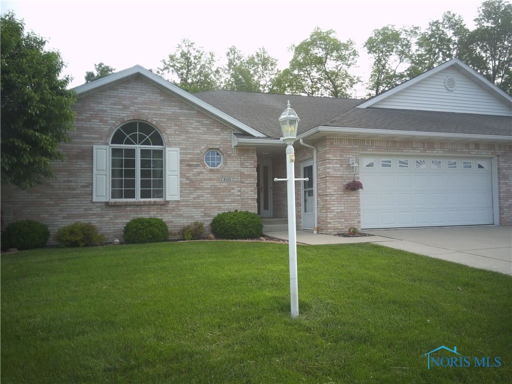 610 Chinook Drive, Defiance, Ohio image 1
