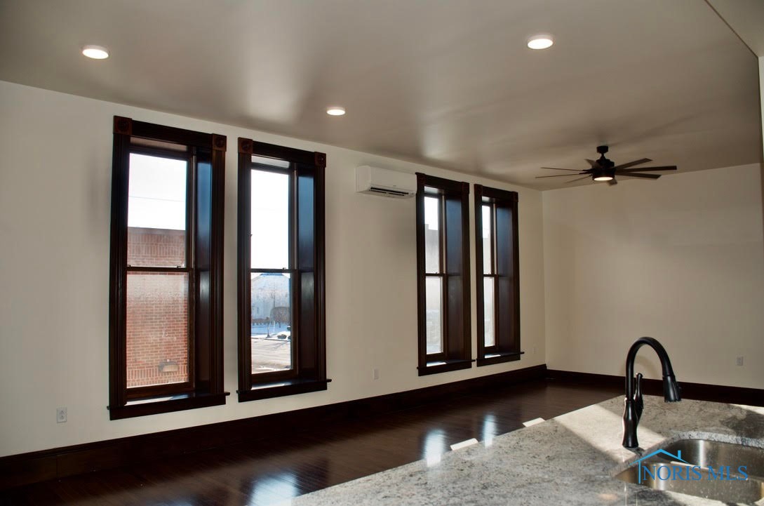 Findlay, Ohio 45840, United States, 2 Bedrooms Bedrooms, ,1 BathroomBathrooms,Residential,Active,19116