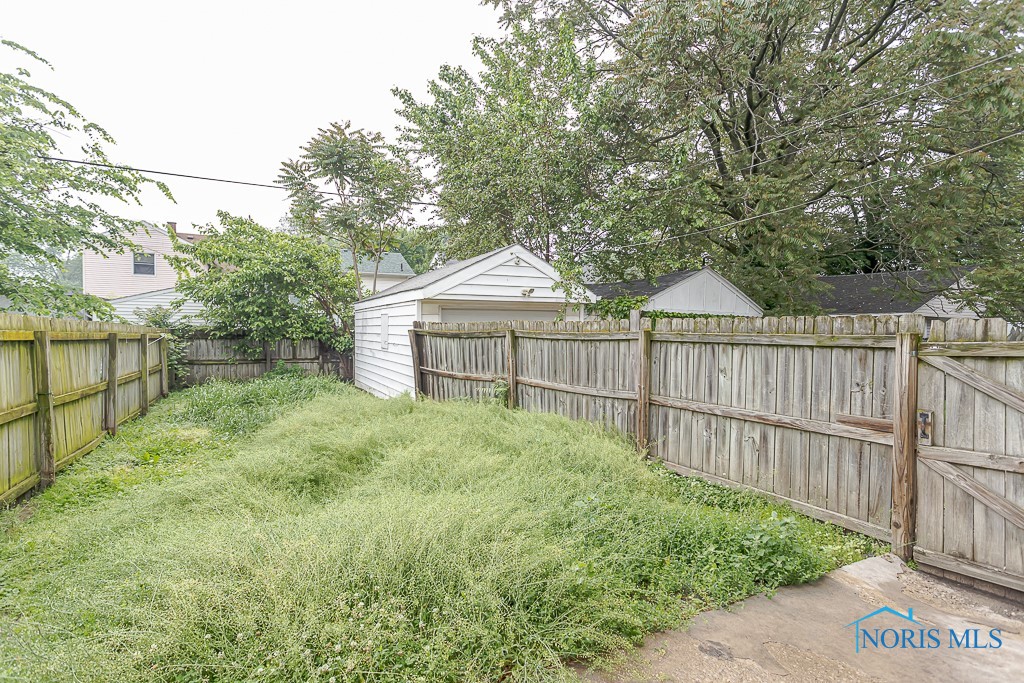 3661 Leybourn Avenue, Toledo, Ohio image 40